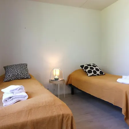 And Spacious For 4 With Sauna קירקונומי