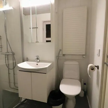 And Spacious For 4 With Sauna Apartmán